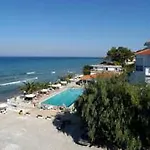 Paradise Aparthotel 3*